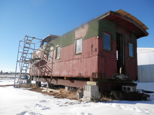 caboose roof supports 004-001.JPG