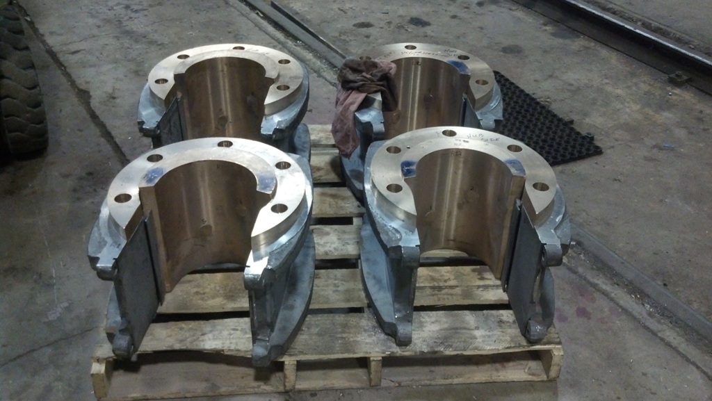 Hub Liners On Awaiting Babbit.jpg