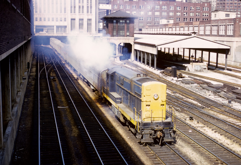 5606  ATSF H12-44ST 542 CUS Trn 4  4-6-74.jpg