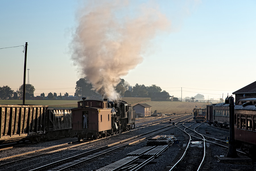 CN 89 Caboose Hop Wide LR.jpg