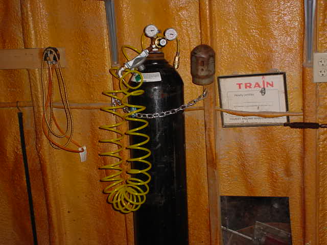 Nitrogen cylinder1.jpg