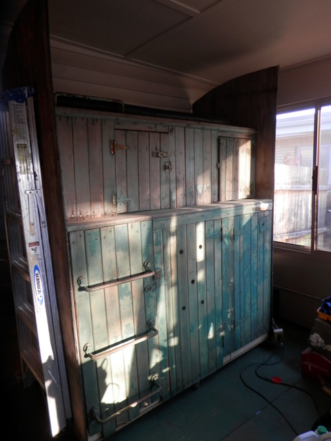 caboose cupboards 001.JPG