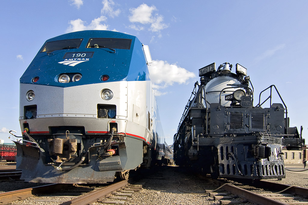 Big Boy n Amtrak HO TO.jpg