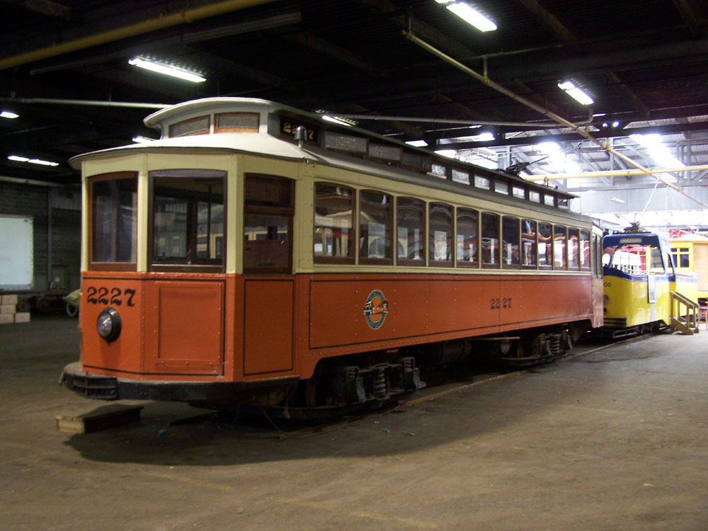 Cincinnati 2227 at LSE 10-2-07.jpg
