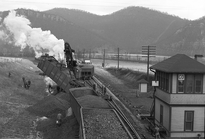 trainwreck01031948_06.jpg