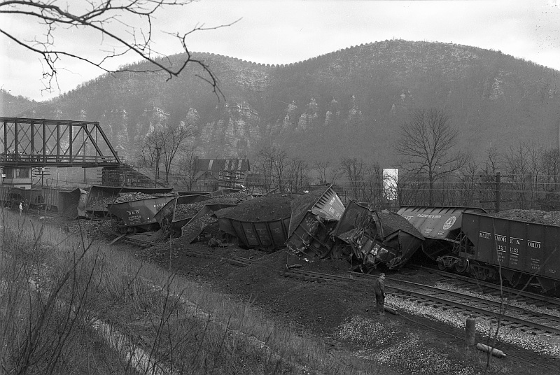 trainwreck01031948_04.jpg