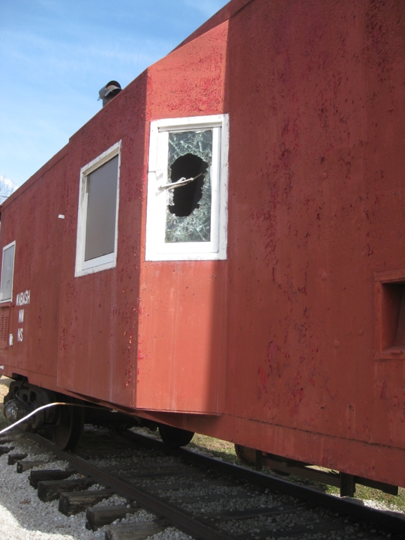 20140125_Photo_Brunswick_CabooseX423_BrokenWindow.jpg