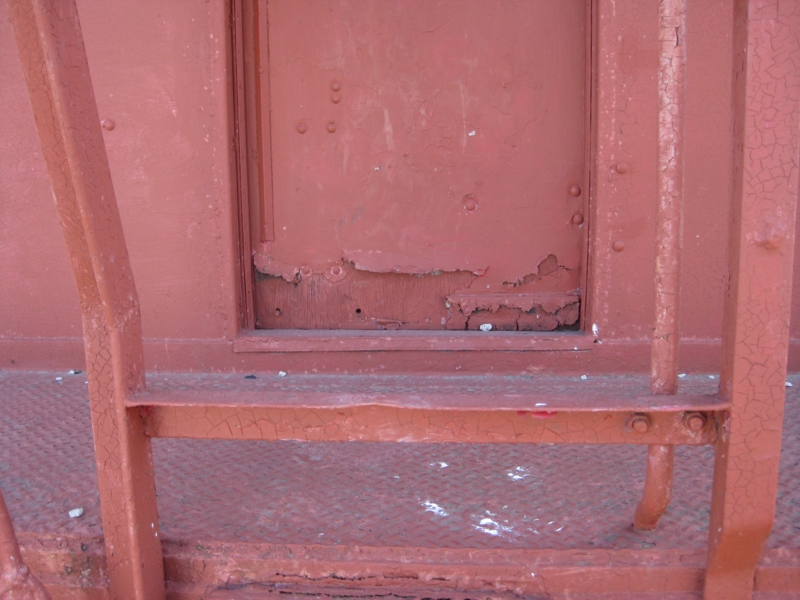 20140125_Photo_Brunswick_CabooseX423_DoorNeedingRepair.jpg