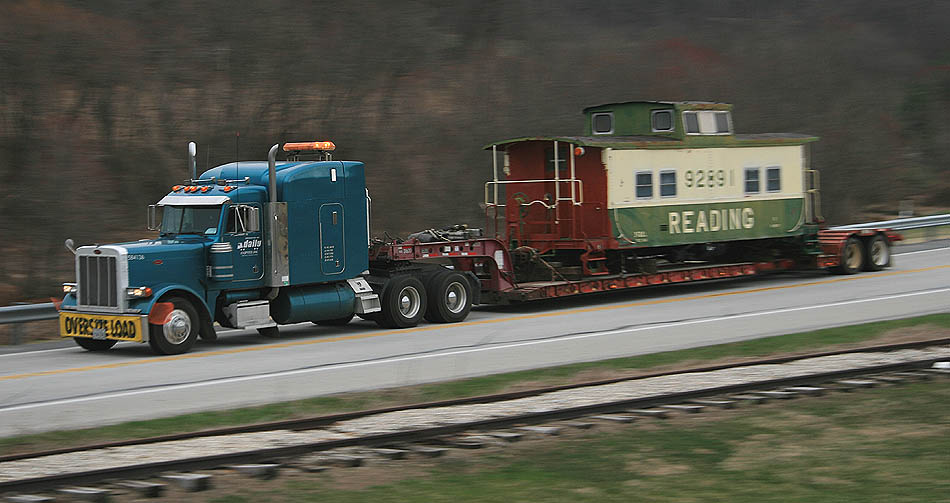 Daily Express 584136 Reading Caboose Stewartstown 4-11-14.jpg