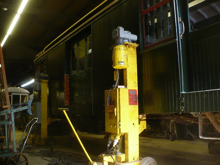 small302 4-point lift.jpg