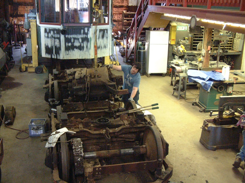 small3853 removing motor #2 from the axle.jpg