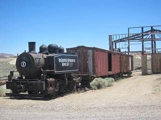Goldfield box cars from newsletter.jpg