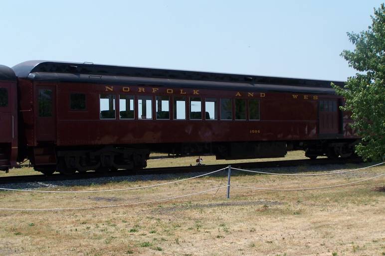 N&W combine 1506.jpg