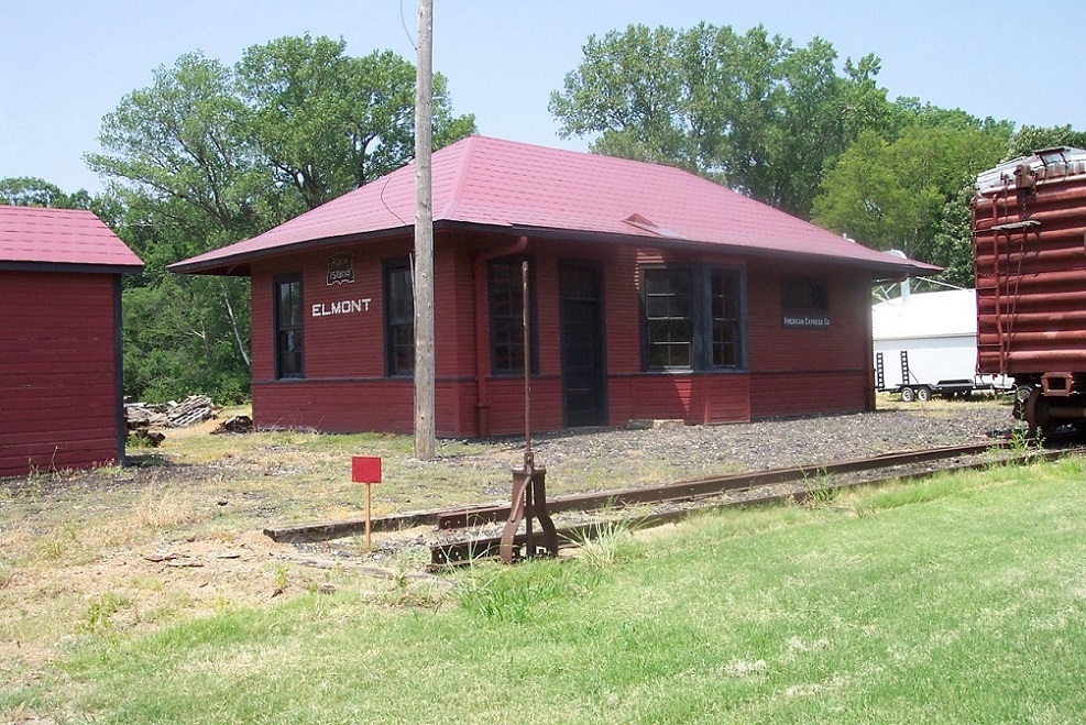 CRI&P Elmont depot  in June 2012.JPG