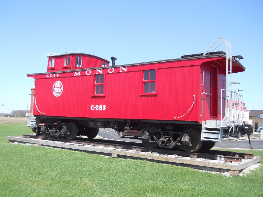CI&L cabooses 4-11-15 001.JPG