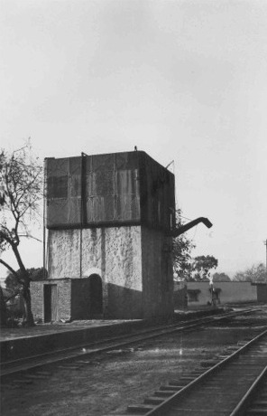 Ozumba water tank.  Photo by Sammy King.